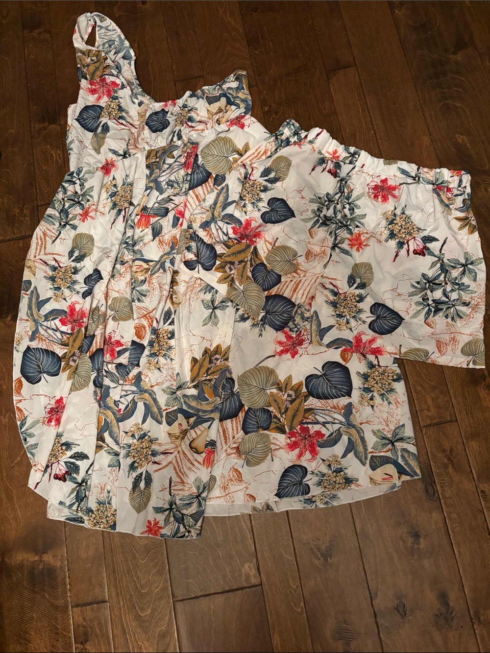 White Floral one Shoulder Two-Piece Set with Blue and Red Botanical Print 3XL